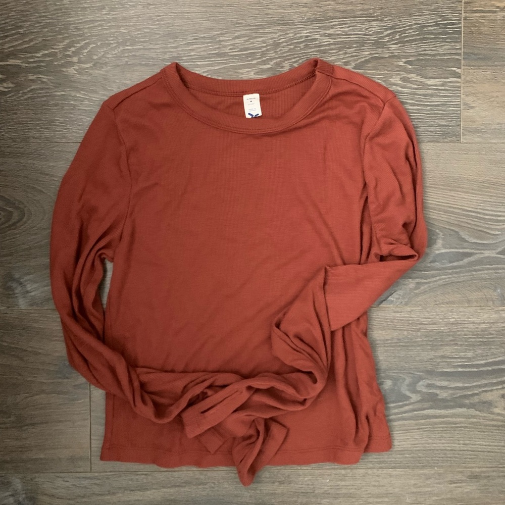 Cropped LS athleisure shirt